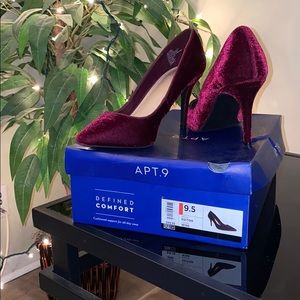 APT.9 Defined Comfort Heels